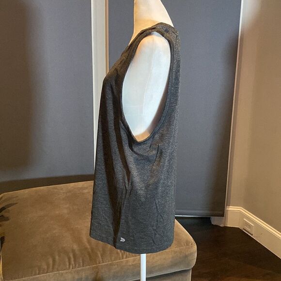 Women’s All In Motion Gray Seamless & Moisture Wicking Tank Top Size M NWT - Picture 4 of 11